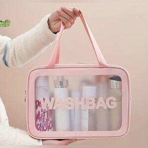 Large Toiletries Travel Bag ✨NWOT✨